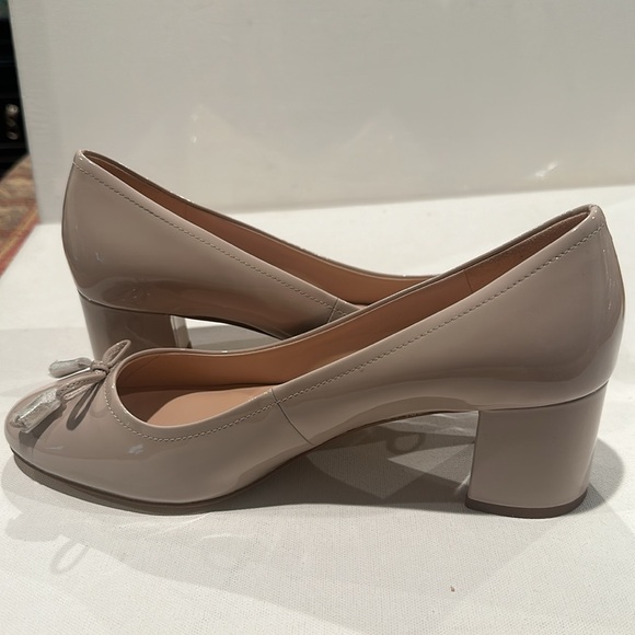 NWOB Kate Spade Beverly Bow Tusk Pattern Pumps with 2” heels. - Picture 10 of 11